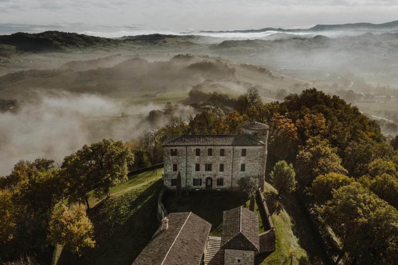Вілла Castello Di Viano Екстер'єр фото