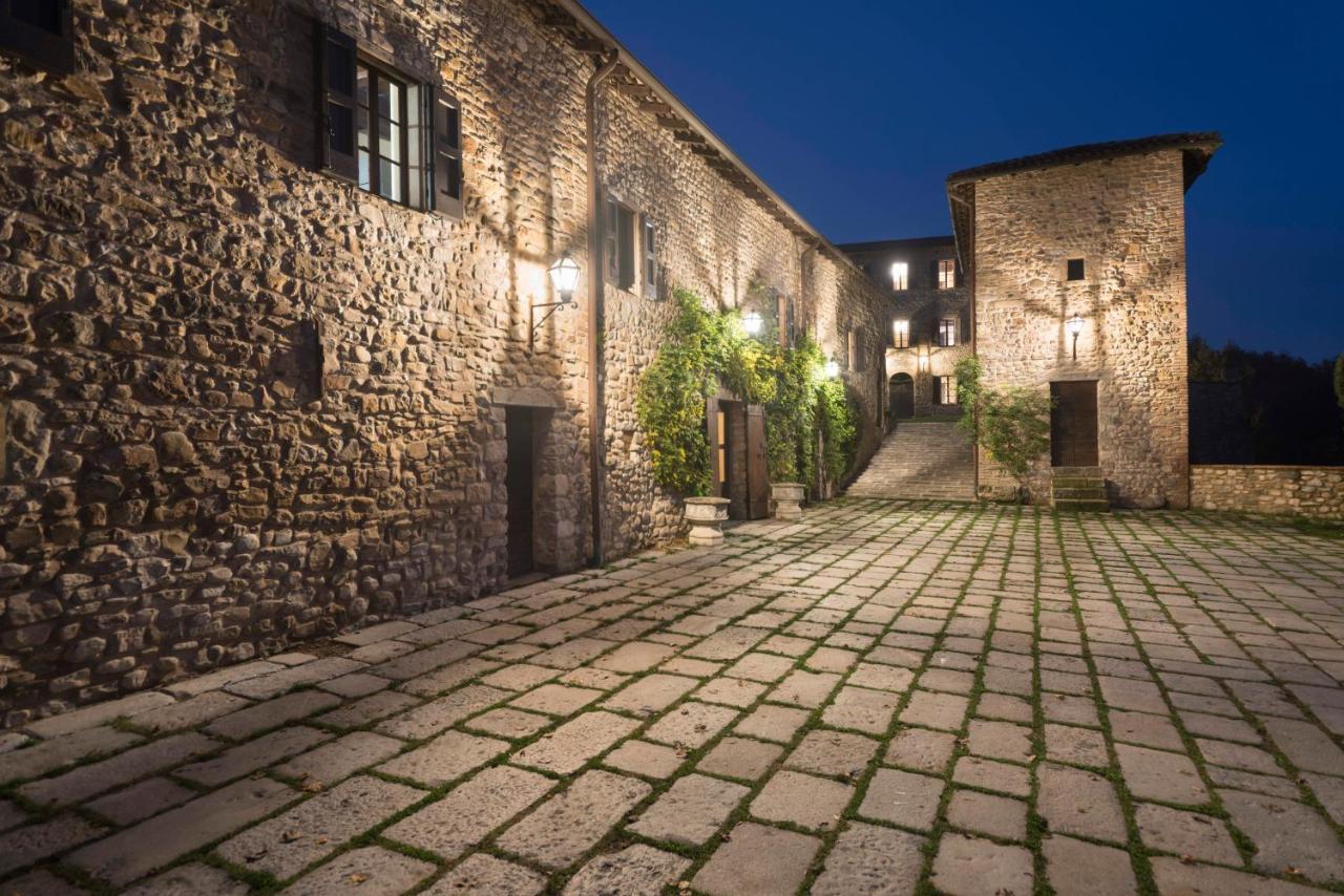 Вілла Castello Di Viano Екстер'єр фото