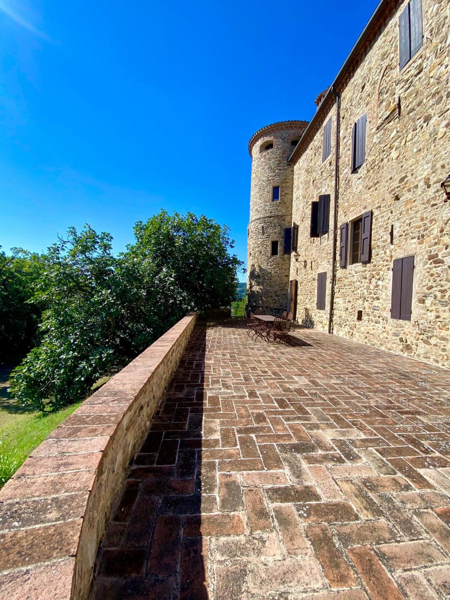 Вілла Castello Di Viano Екстер'єр фото
