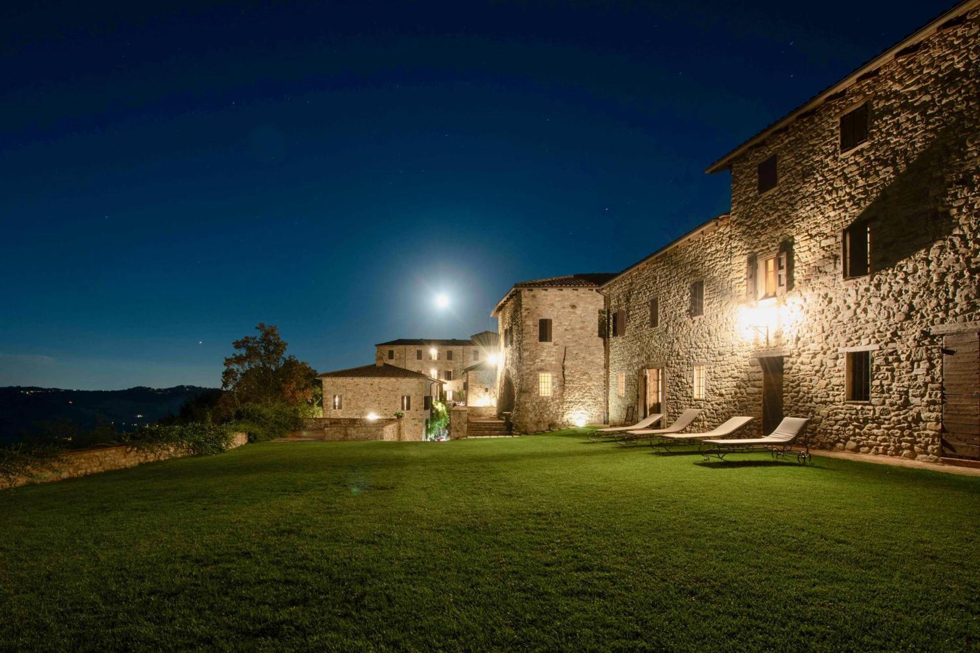 Вілла Castello Di Viano Екстер'єр фото