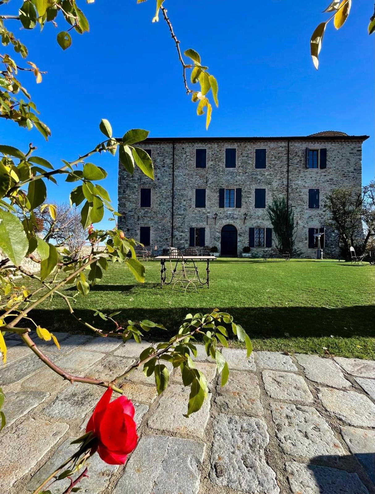 Вілла Castello Di Viano Екстер'єр фото